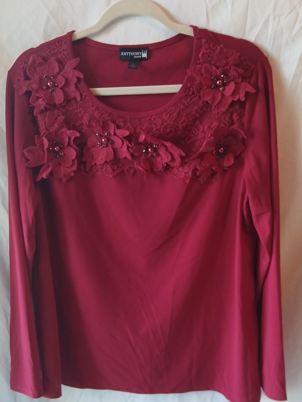 Anthony Floral-Appliqué Long-Sleeve Top in Deep Berry